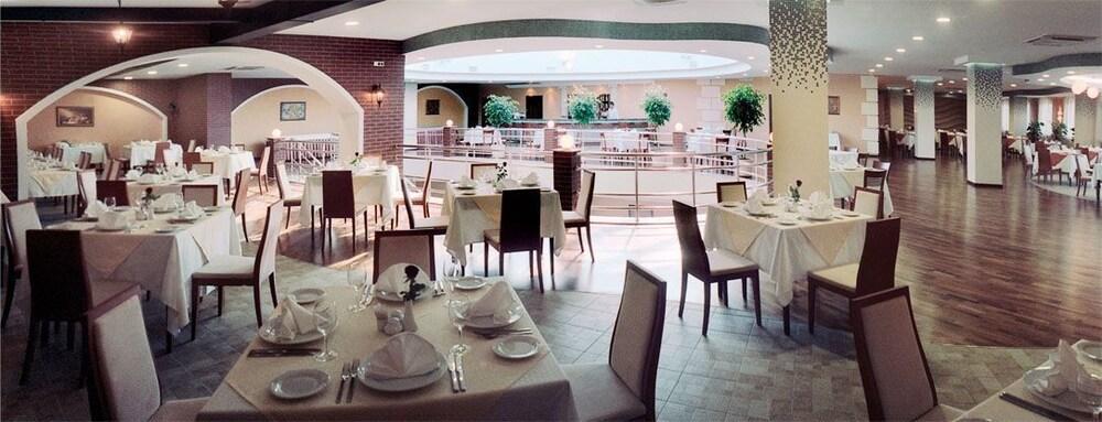 Optima Odesa Hotel Restaurant photo